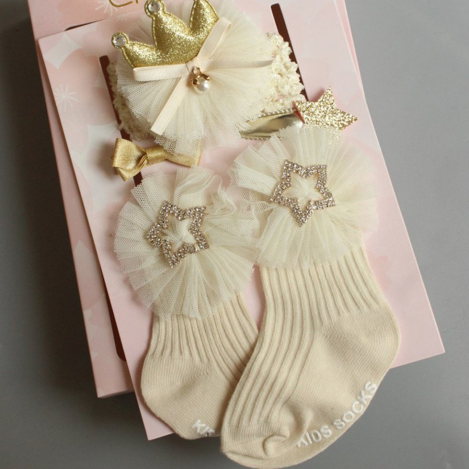 Set 4 piese - sosete cu accesorii Drool (Model: D)